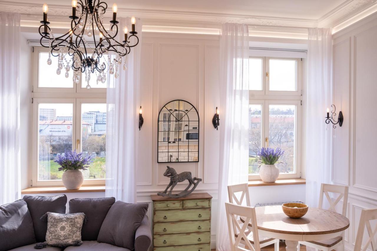 Charme De Provence In Prague Lägenhet Exteriör bild